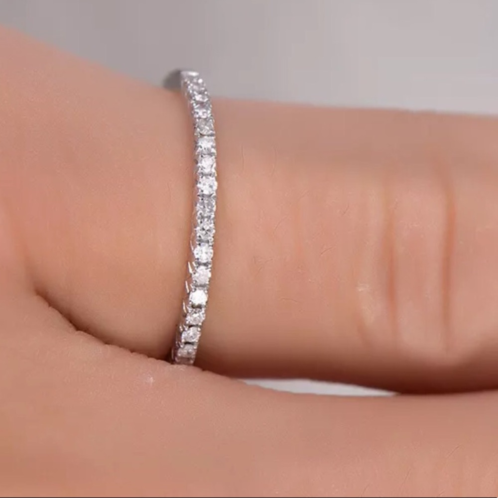 18k White Gold simulated diamond ring - Picture 3 of 3